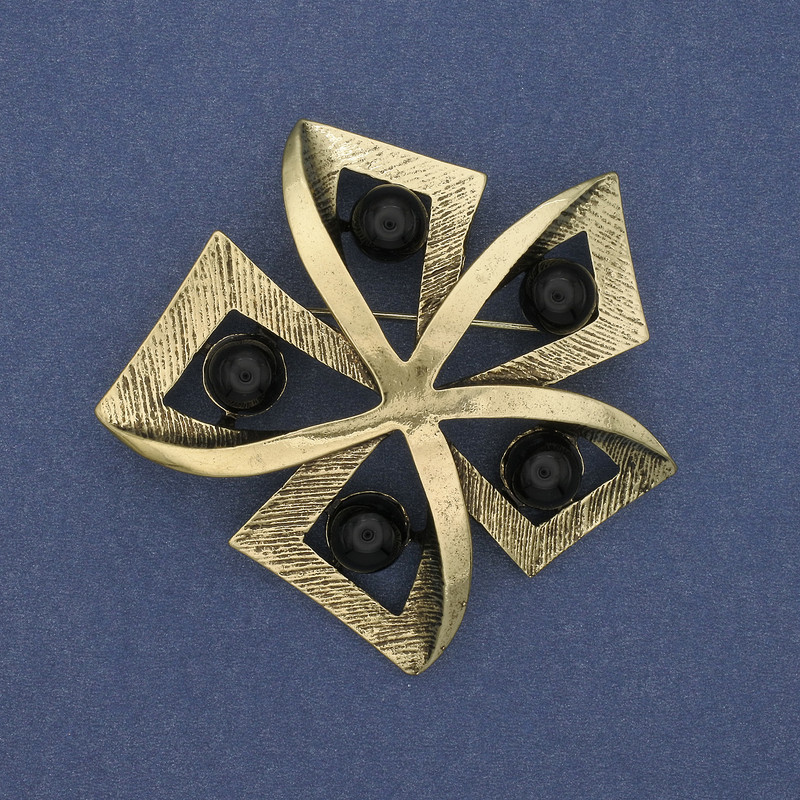 Brooch Accent Agate with Gold-toned Metal 60mm+