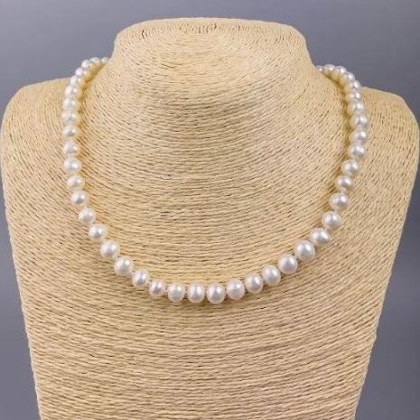 Necklace of Freshwater Pearls, rounds d 8-9x7mm, length 45cm, with clasp
