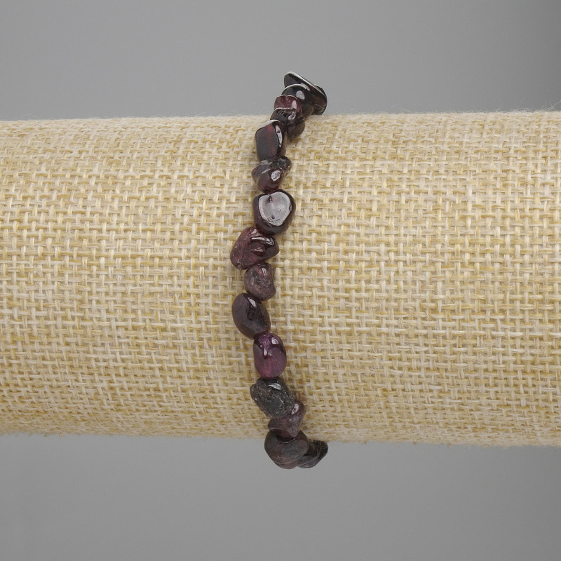 Garnet faceted bead bracelet, 5-8×5-7mm, stretchy, length 18cm