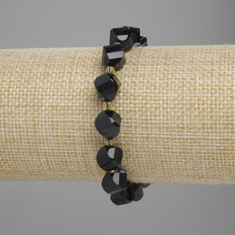 Agate Bead Bracelet, faceted diamond shapes, 10x9mm diameter ±, 3mm+ seed beads ±, length 18cm±, stretch