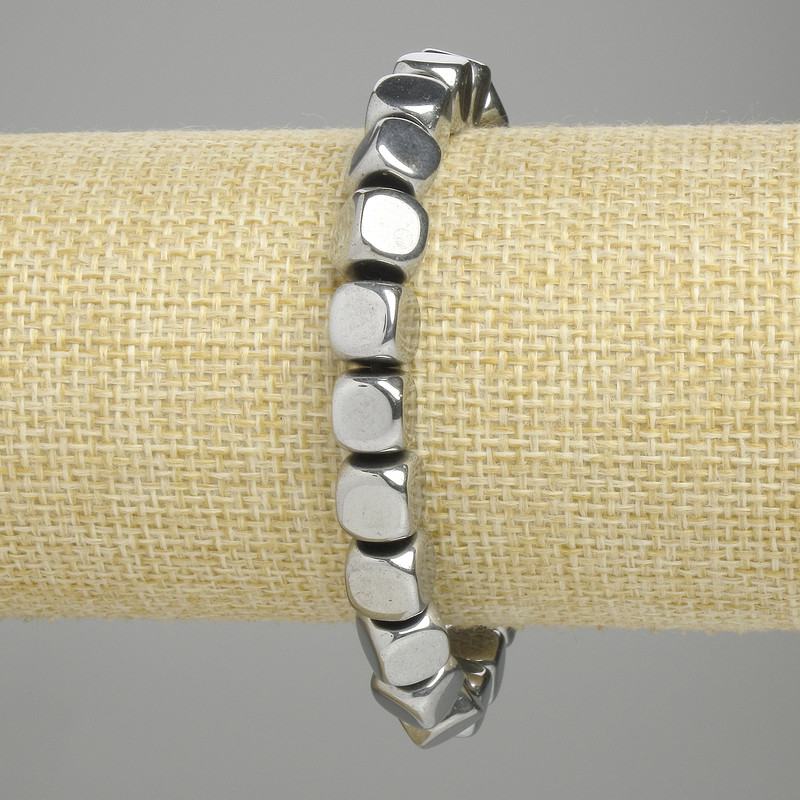 Hematite Cube Bead Bracelet 7.5x7.5mm Silver Tone, 18cm+ Stretch