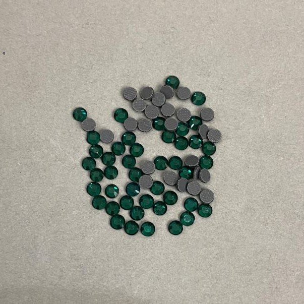 Green hot-fix rhinestones, 4 mm diameter ± pack /215g (+ -)
