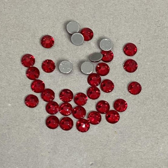 Red hot-fix rhinestones, 5 mm dia ±, pack 250 g (+/-)