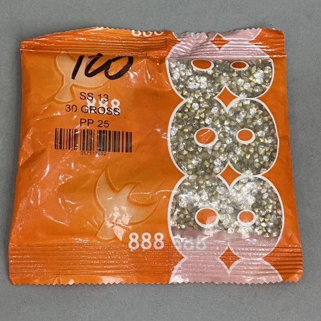 Rhinestones and stones white colour, diameter 4mm± pack /100g (+ -)