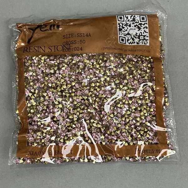 Purple rhinestones, 4 mm diameter ± pack / 75 g (+ -)