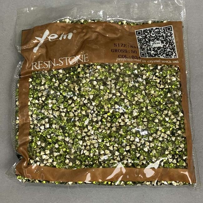 Green rhinestones clear 4mm with packaging / 75g (+ -)
