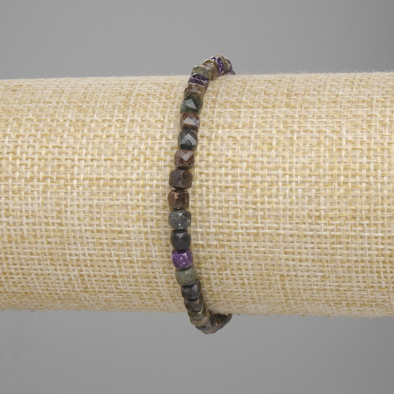 Bracelet Turmaline Faceted Cube 4x4mm+-, length 18cm+- stretch