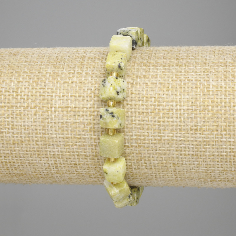 Jadeite Bead-cut Cube 7x7mm+/- Bracelet with 3mm+/- Seed Beads, length 18cm+/-