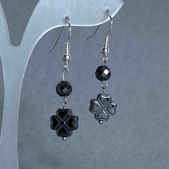 Earrings 'Hematite Clover' 10mm+- faceted bead 6mm+-, length 40cm+- stretch