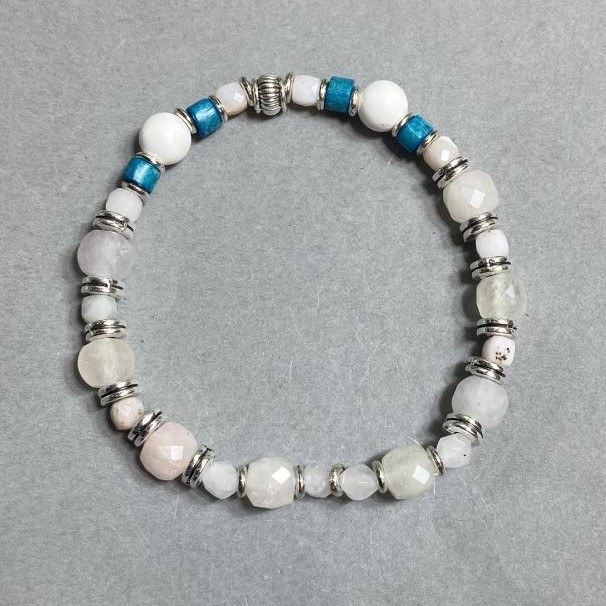 Chalcedony Bead Bracelet 8mm+ Mountain Crystal Faceted Cube 4mm+ 7mm+ with Inlays, 18cm+ length, stretch