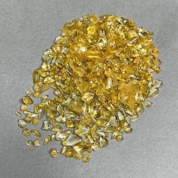 Citrine chip without hole 2–7×2–6mm± (per 100g±)