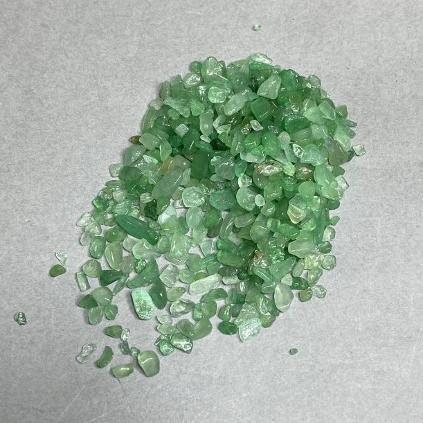Natural Jade Chip, hole-free, 3-8×3-4mm ± (per 100g ±)