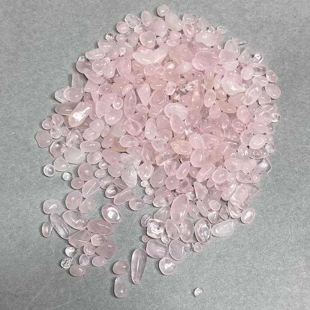 Natural Pink Quartz Chip without hole 3-10×3-4mm+- (per 100g+-)