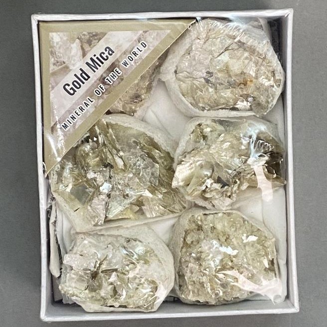 Sculptural Golden Mica Stone Assorted Sizes (Price per box) 9x8 cm
