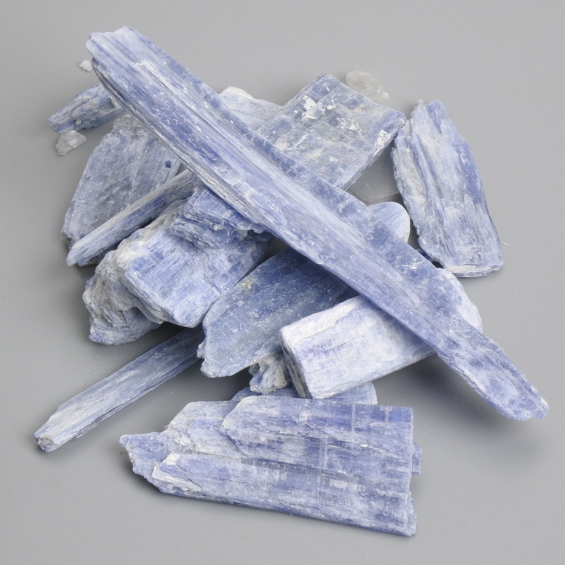 Souvenir Raw Kyanite Interior Stone 18-80×6-25mm+- packaged 100g (Price per 100 g)