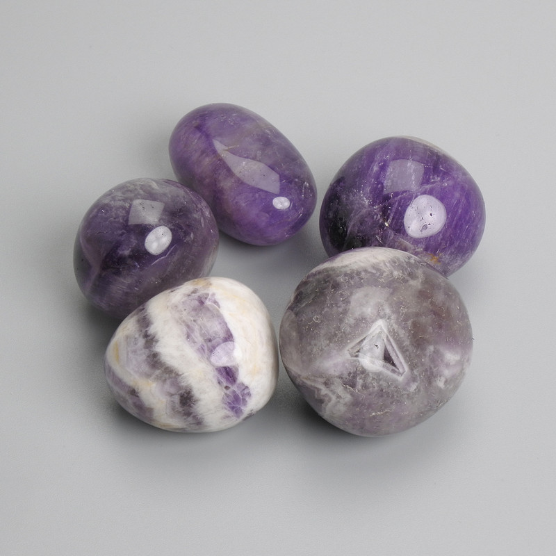 Amethyst Chevron Faceted Chip (Tumbled) 22-25×20-23mm (+-) packaged 100g (Price per 100g)