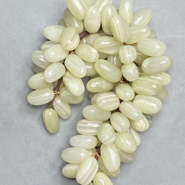 Decorative cluster of grapes of onyx (flexible) with natural onyx, diameter 21-25mm± sizes ~20x10, 5x7cm+