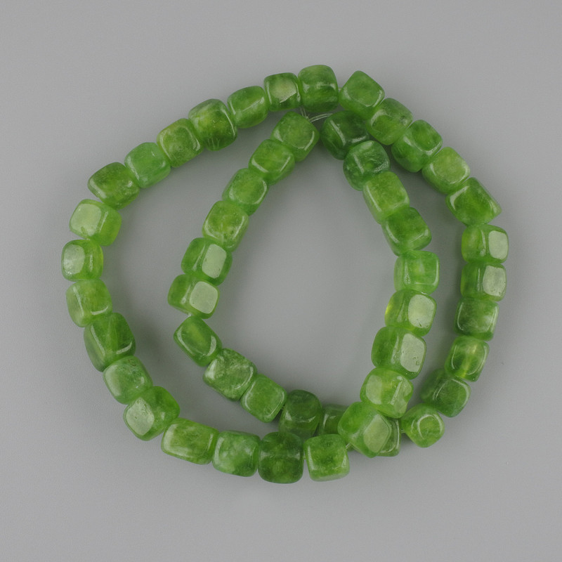 Chrysoprase Beads Cubes 7–9 mm on Thread 39 cm +/-