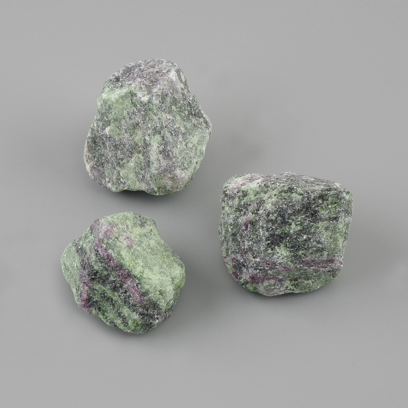 Untreated Zoisite souvenir stone for interior use 26-40×26-30mm± packaged 100g (Price per 100 g)