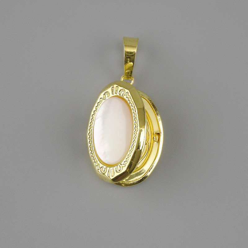 Photo pendant with mother-of-pearl, diameter 21×16mm±, length 31mm±, gold-toned metal