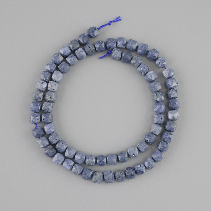 Porous coral beads faceted cube 5x5mm, length 37cm on thread