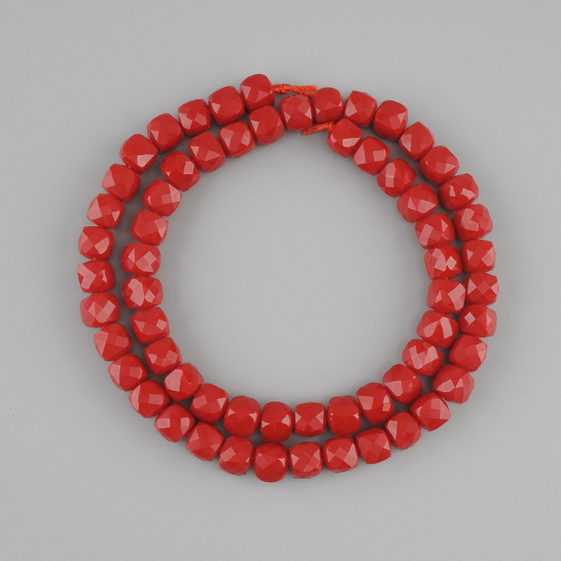 Coral Beads Faceted Cube 6x6mm, length 39cm on thread
