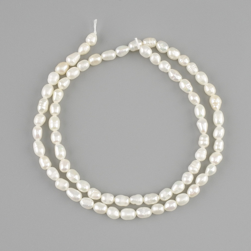 Freshwater pearls on a thread natural 4–6 mm 4–6×3.5–4 mm, length 35 cm