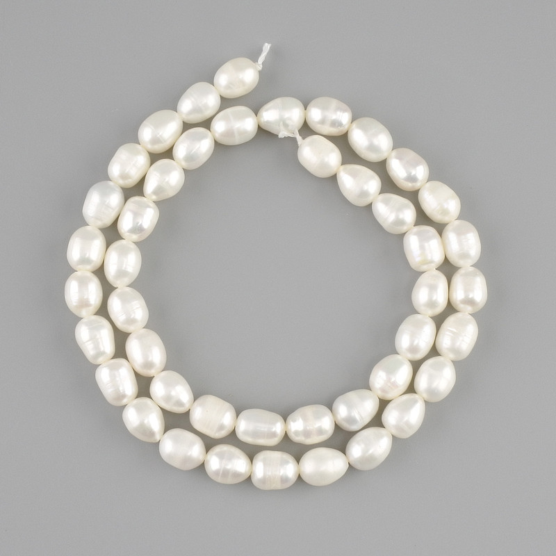 Natural freshwater pearls on a thread 36 cm