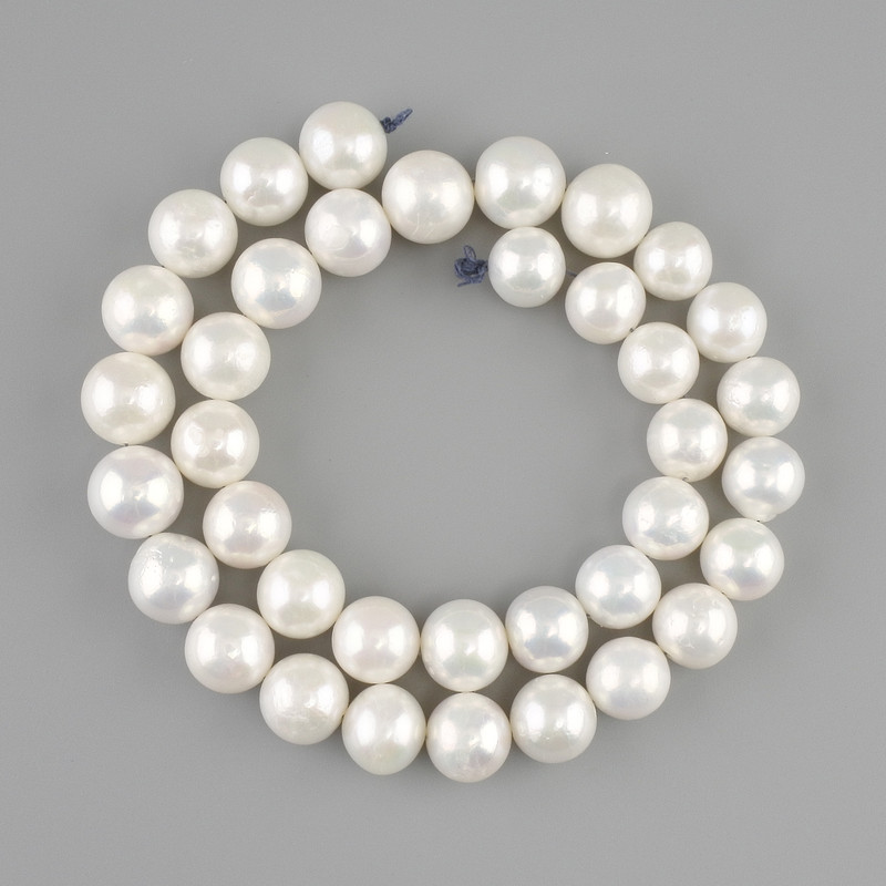 Freshwater Pearl Beads 10–11.5 mm, on a thread, 40 cm length