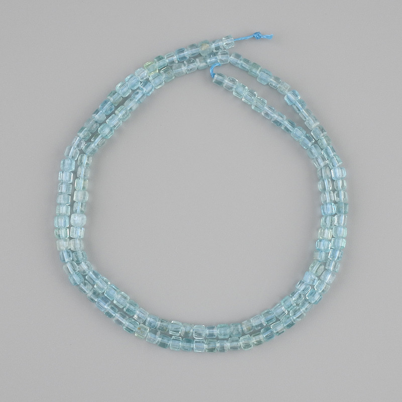 Faceted Topaz Beads Cube-shaped, 2×2.5 mm, thread length 39 cm