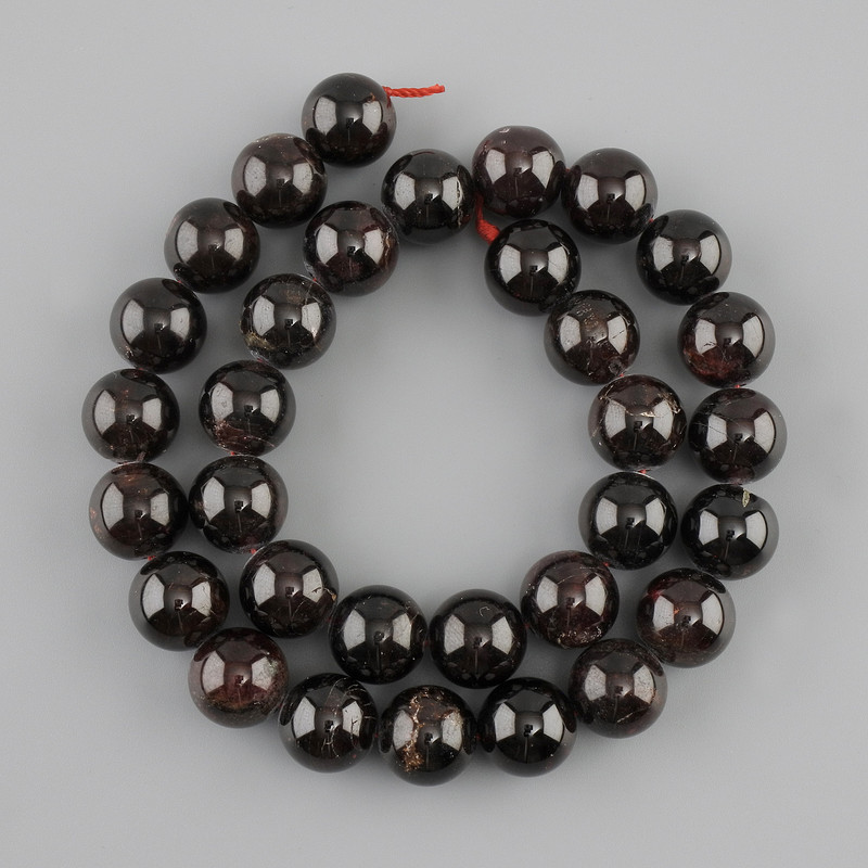 Garnet Beads Smooth Sphere 12mm diameter, 39cm length on a thread