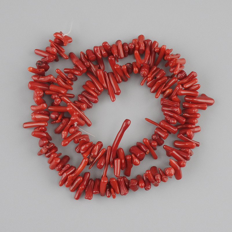 Coral Beads Fragment-Needle, 6-12×2-3 mm, 39 cm long on thread