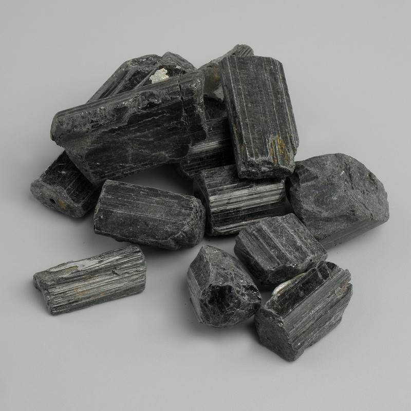Natural Turmaline Tourmaline Stone Pearl Black, diameter 13-34×16-18mm+(assorted sizes) (Price per 100 g)