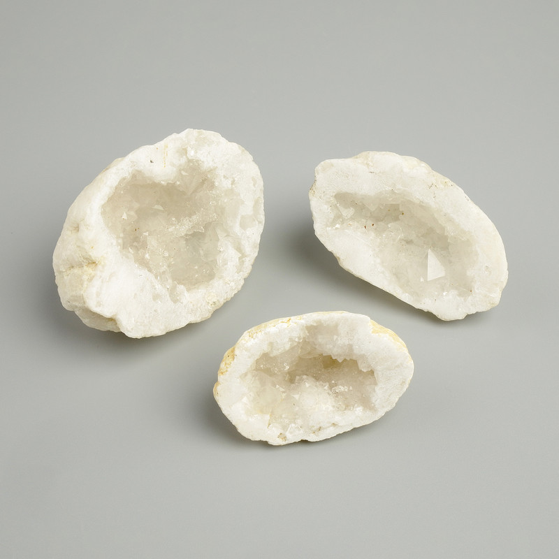 Souvenir Geode Quartz, Mountain Crystals, sizes ~ 41-52×25-40mm± (assorted sizes)
