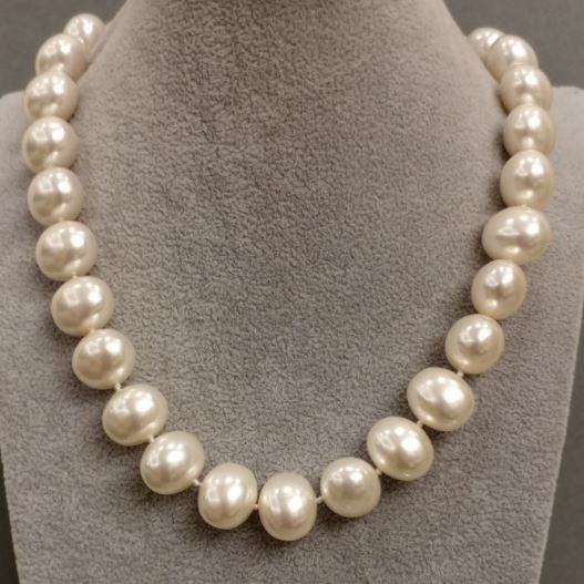 Majorca Pearl Necklace, 45cm length ± with clasp