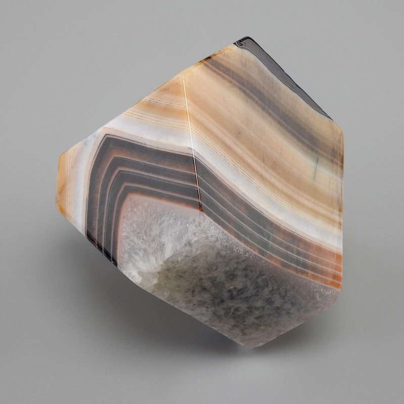 Natural processed Agate, diameter 44×48×40mm± (assorted sizes) (Price per 100 g)