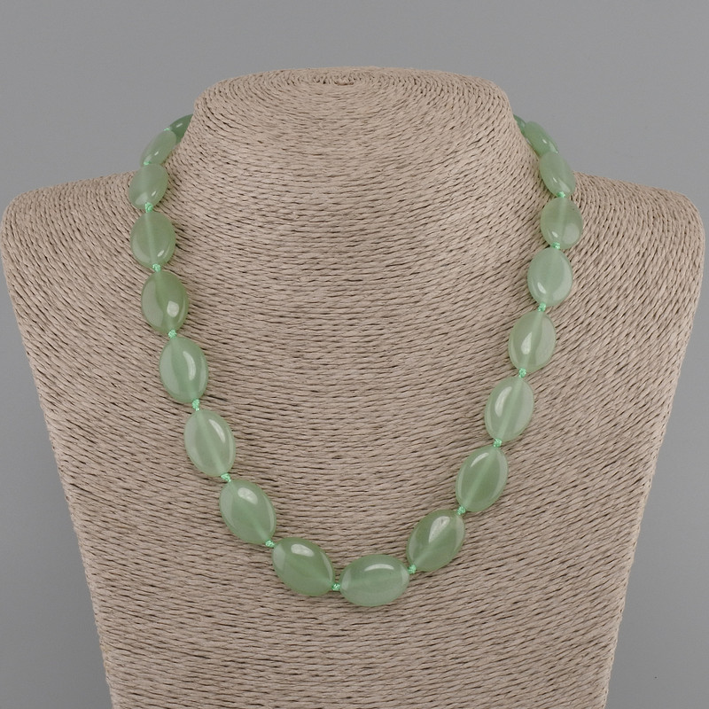 Nephrite Necklace Oval 18x13mm 45cm with Clasp