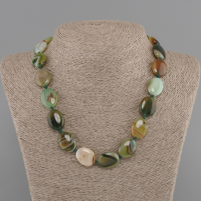 Agate Necklace Oval 20x15mm±, length 45cm± with clasp