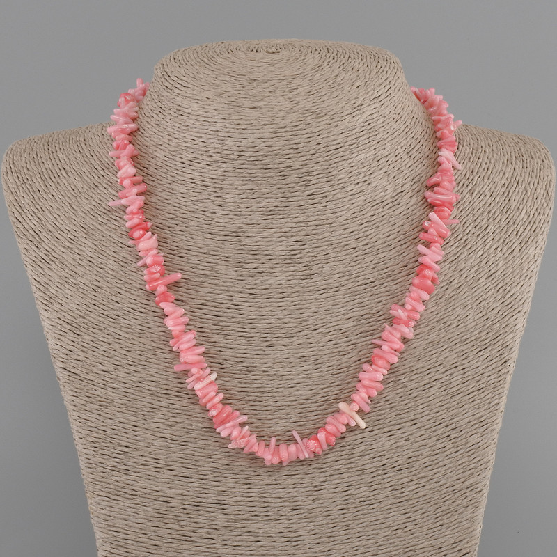 Necklace Coral Chip Needle 6-10×1-3mm+-, length 45cm+- with clasp