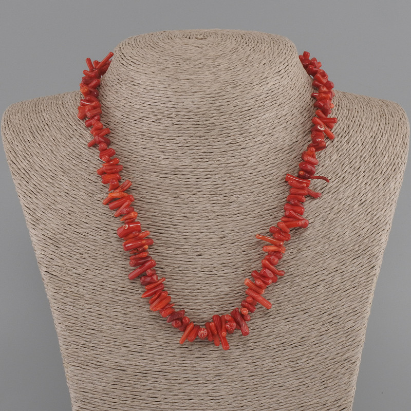 Coral Bead Thread Needle 6-13×2-3.5 mm, 5 mm±, length 45 cm± with clasp