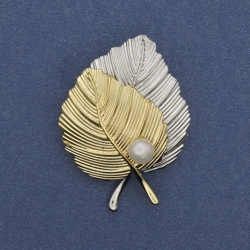 Brooch Leaf Mallorca gold-tone and silver-tone metal 39x30mm+