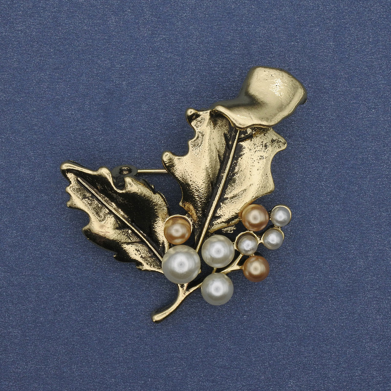 Brooch Pendant Mallorca Leaf in Golden Metal 44x35mm+
