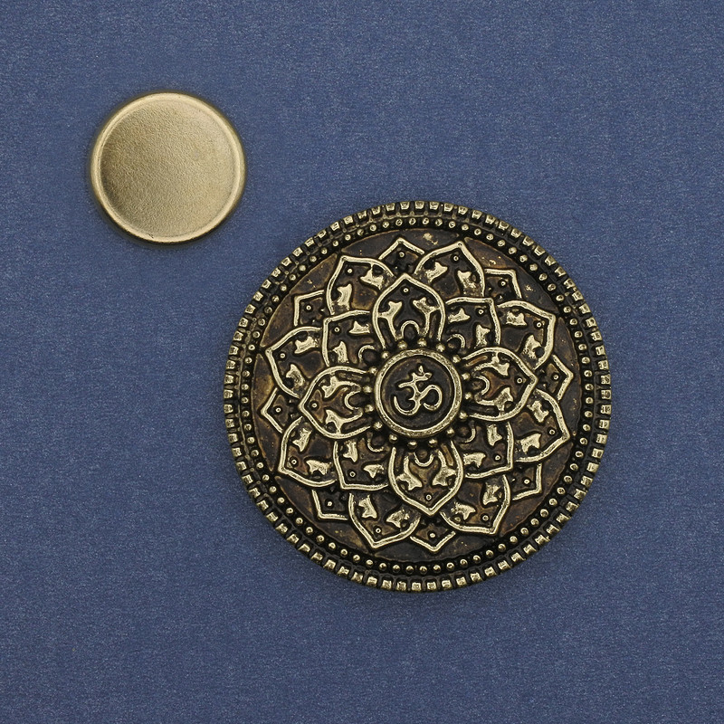Magnetic Brooch Accent Antique Gold Colour Gold Tone 41mm+