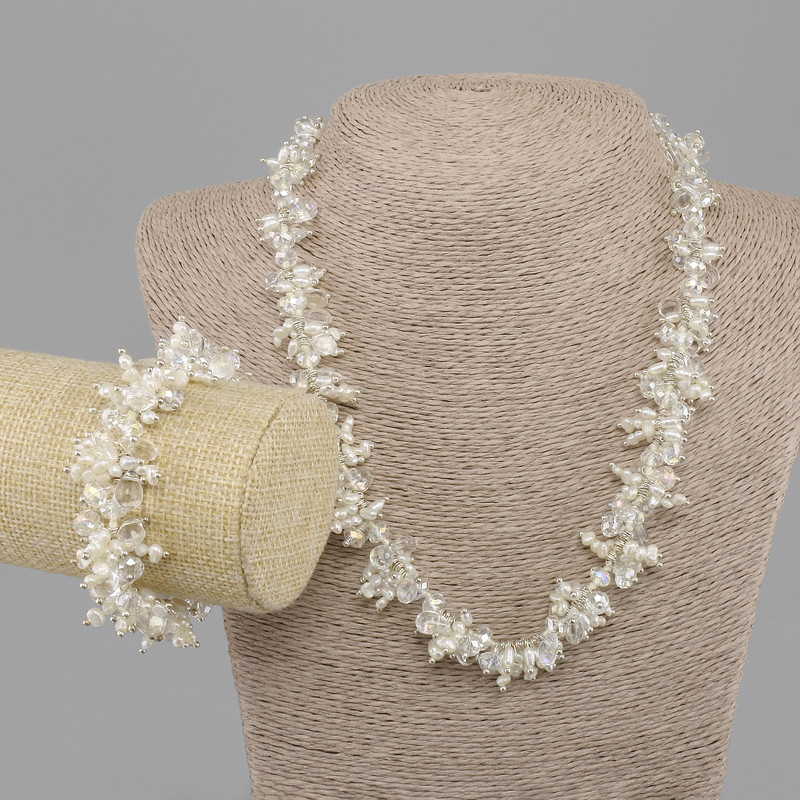 Set of Freshwater Pearls and Czech Crystal necklace, length 49cm± Bracelet, length 19cm± on clasp