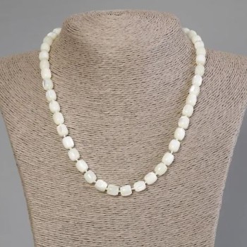 Barilo-shaped Mother-of-P Pearl Necklace, diameter 8x7, 5mm+-, length 45cm +- with clasp