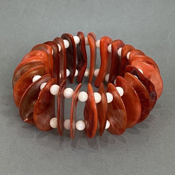 Bracelet Pearlized Shell, length 18cm ± stretch