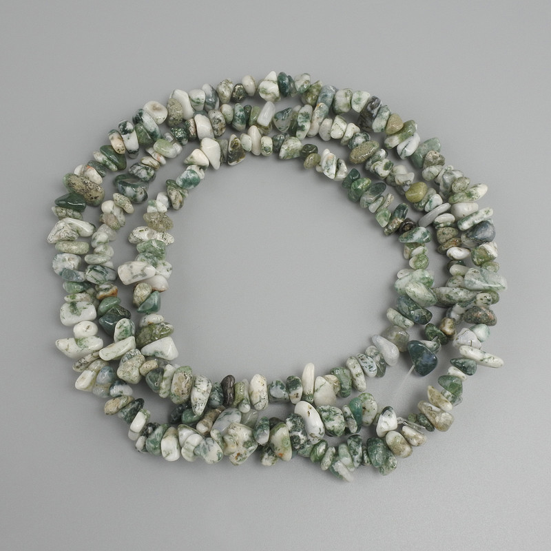 Moss Agate Chip Beads, 4–10×3–5 mm, length 78 cm, on thread