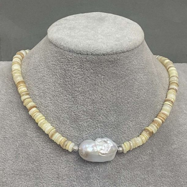 Choker with shell Scarface Rondelle 6x2mm+- Baroque pearl 26x17mm, length 37cm + 5cm chain