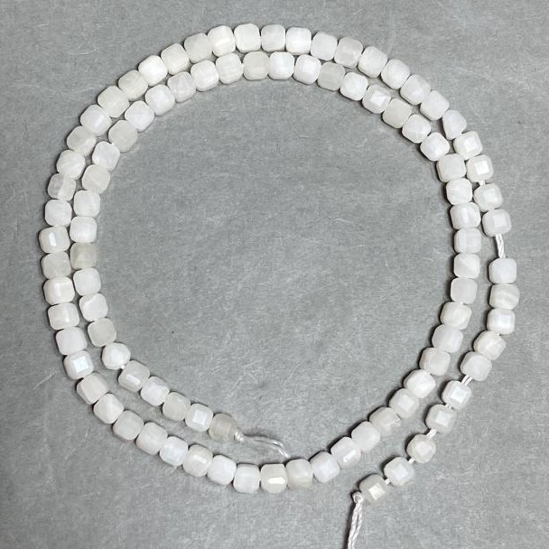 Adularia Beads Faceted Cube 4×4 mm on Thread, 38 cm length