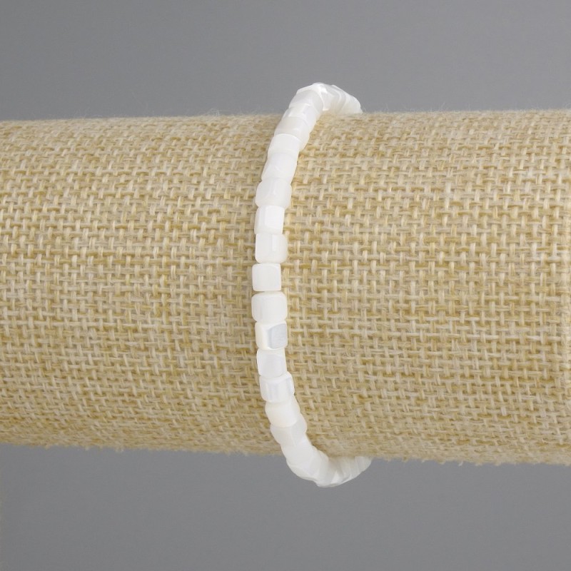 Mother-of-P pearl cube bracelet, diameter 4×4mm ±, length 18cm ± stretch